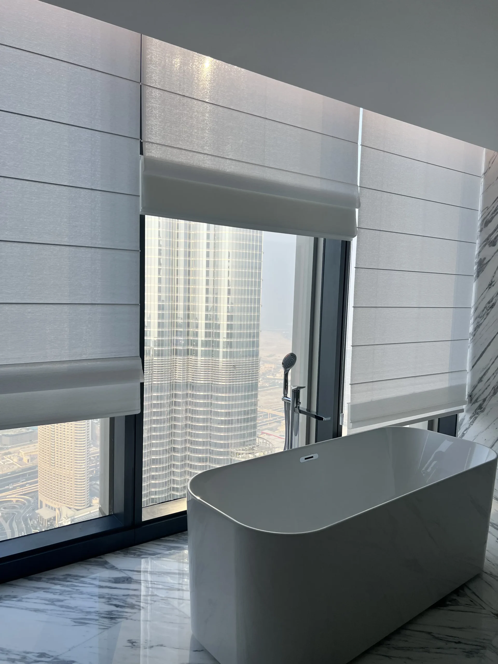 Made to measure fabric blind in an interior